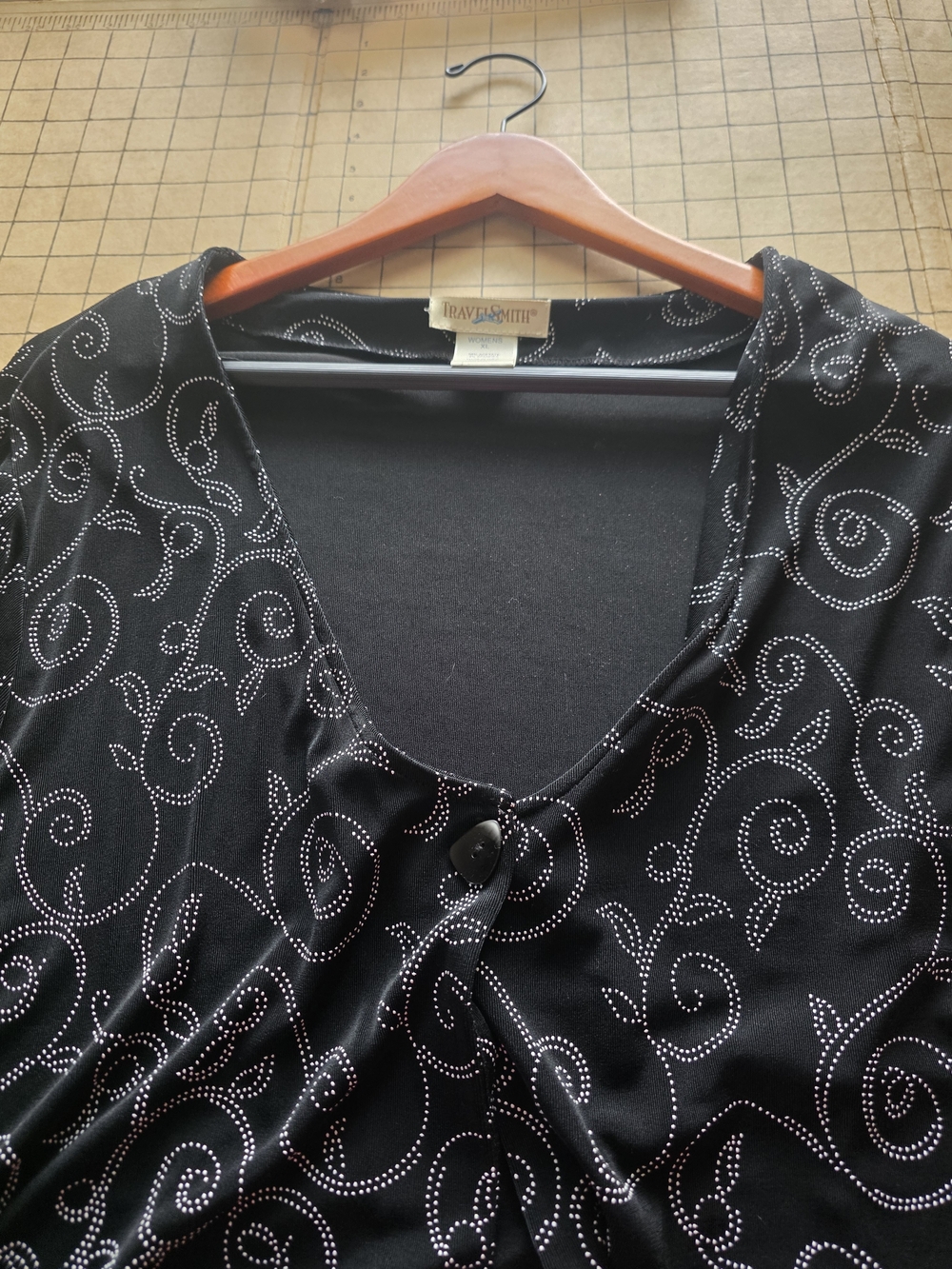 TravelSmith Black Silver Swirl Dotted Knit Cardigan Jacket Womens XL USA Made - Picture 8 of 13
